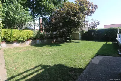 43 Ivanhoe Place, Valley Stream, NY 11580 - Photo 12