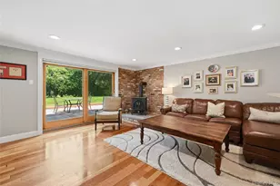 7 Wren Dr, Woodbury, NY 11797 - Photo 16