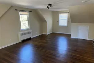 23 Luther Pl, Huntington Station, NY 11746 - Photo 2