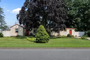125 1st St, Brentwood, NY 11717 - Photo 2