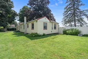 125 1st St, Brentwood, NY 11717 - Photo 4