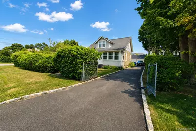 185 Ferndale Boulevard, Islip, NY 11751 - Photo 2