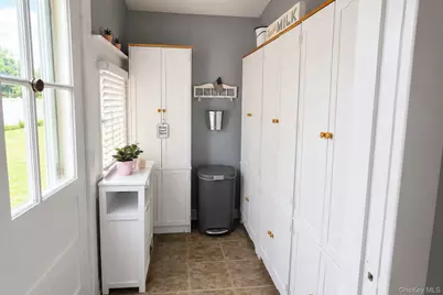 185 Ferndale Boulevard, Islip, NY 11751 - Photo 12