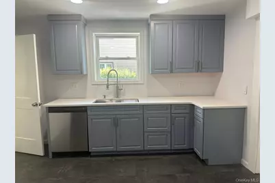 81 Carroll Street, Poughkeepsie, NY 12601 - Photo 2
