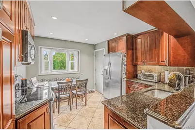 28 Greenvale Lane, Syosset, NY 11791 - Photo 10