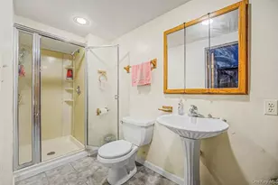 28 Greenvale Ln, Syosset, NY 11791 - Photo 12