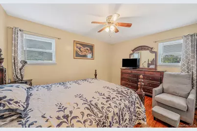 65 Avenue D, Farmingville, NY 11738 - Photo 14