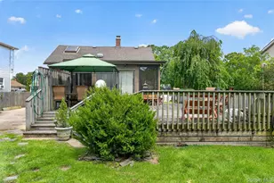 42 Cedar St, Islip, NY 11751 - Photo 30