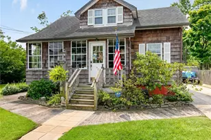 42 Cedar St, Islip, NY 11751 - Photo 2