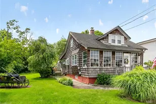 42 Cedar St, Islip, NY 11751 - Photo 4