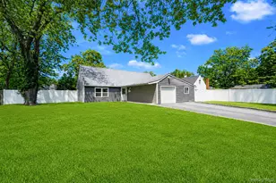 150 Serpentine Ln, Islandia, NY 11749 - Photo 20