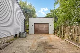 371 Grand Blvd, Deer Park, NY 11729 - Photo 20