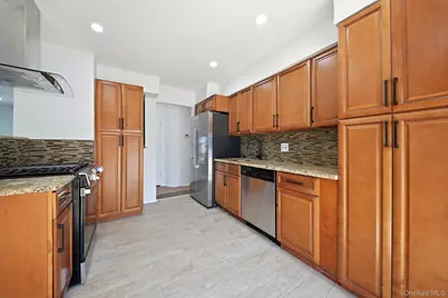 133 Meister Boulevard, Freeport, NY 11520 - Photo 12