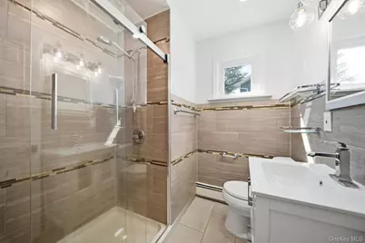 133 Meister Boulevard, Freeport, NY 11520 - Photo 18