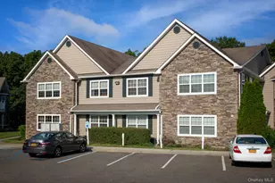 12 Adams Way, Sayville, NY 11782 - Photo 2