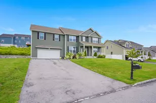 149 Stratford Dr, Poughkeepsie, NY 12603 - Photo 2