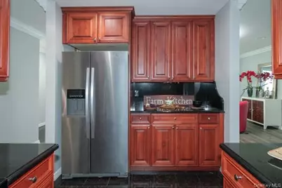 69 Adams Way #69, Sayville, NY 11782 - Photo 4