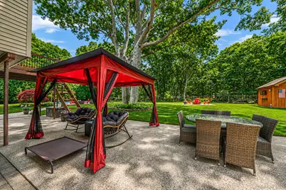 411 Robinson Avenue, Patchogue, NY 11772 - Photo 36
