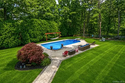 411 Robinson Avenue, Patchogue, NY 11772 - Photo 4