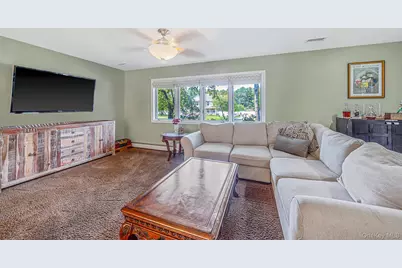 411 Robinson Avenue, Patchogue, NY 11772 - Photo 16