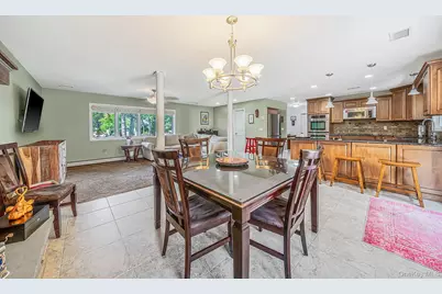 411 Robinson Avenue, Patchogue, NY 11772 - Photo 8