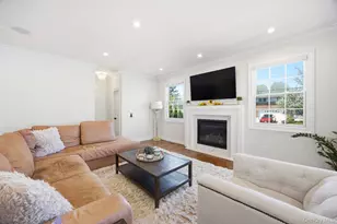 295 Dorchester Rd, Garden City, NY 11530 - Photo 10