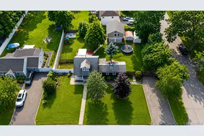 278 Ferndale Boulevard, Islip, NY 11751 - Photo 2
