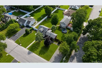 278 Ferndale Boulevard, Islip, NY 11751 - Photo 34