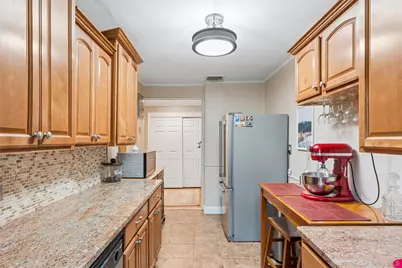 1195 E Broadway #L21, Hewlett, NY 11557 - Photo 8