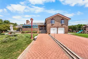1 Grandview Dr, Shirley, NY 11967 - Photo 2