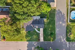 25 Putnam Ave, West Babylon, NY 11704 - Photo 22