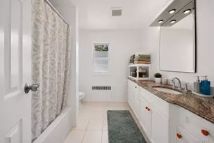 25 Putnam Ave, West Babylon, NY 11704 - Photo 10