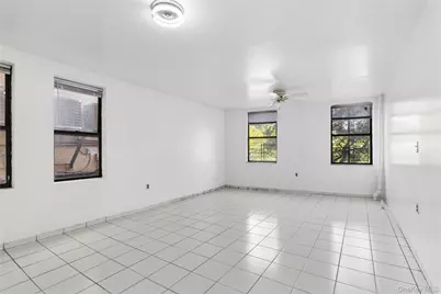 4260 Broadway #202, New York, NY 10033 - Photo 2