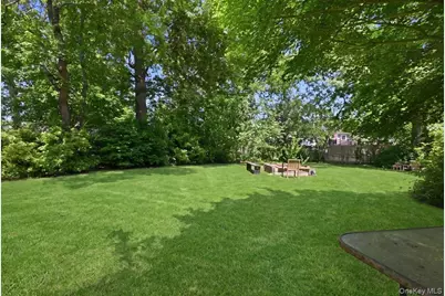 66 N Emerson Avenue, Copiague, NY 11726 - Photo 22