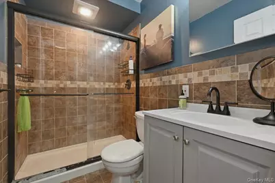 66 N Emerson Avenue, Copiague, NY 11726 - Photo 14