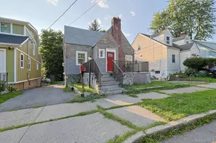 33 Fitchett St, Poughkeepsie, NY 12601 - Photo 2