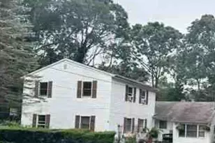 16 Astor Dr, Shirley, NY 11967 - Photo 2