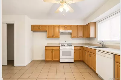 29 Tappen Court, New York, NY 10304 - Photo 4