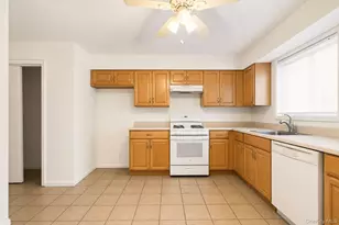 29 Tappen Ct, New York, NY 10304 - Photo 4