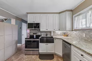170 Tardy Ln S, Wantagh, NY 11793 - Photo 12