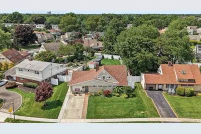 170 Tardy Lane S, Wantagh, NY 11793 - Photo 34