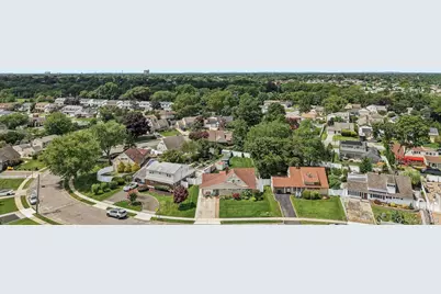 170 Tardy Lane S, Wantagh, NY 11793 - Photo 30