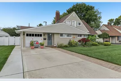 170 Tardy Lane S, Wantagh, NY 11793 - Photo 2
