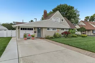170 Tardy Ln S, Wantagh, NY 11793 - Photo 2