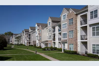 1 Charles Pond Drive #4-432, Coram, NY 11727 - Photo 2