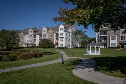 1 Charles Pond Drive #4-425, Coram, NY 11727 - Photo 2