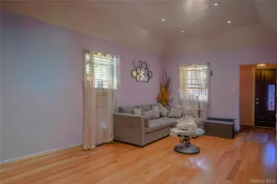 17910 Mathewson Court, Jamaica, NY 11434 - Photo 4