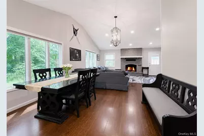 19 Pennaquid Road, Coram, NY 11727 - Photo 6