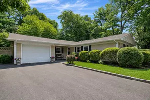 19 Pennaquid Rd, Coram, NY 11727 - Photo 2