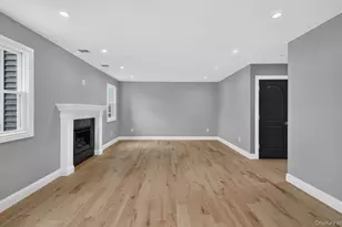 851 W Bay Dr, West Islip, NY 11795 - Photo 18